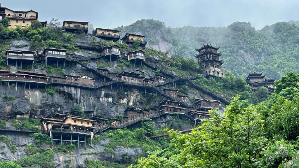 江西藏了个 “神仙谷”!上饶望仙谷超全玩法曝光,住这里推窗见景,夜景美到窒息插图 江西藏了个 “神仙谷”!上饶望仙谷超全玩法曝光,住这里推窗见景,夜景美到窒息插图