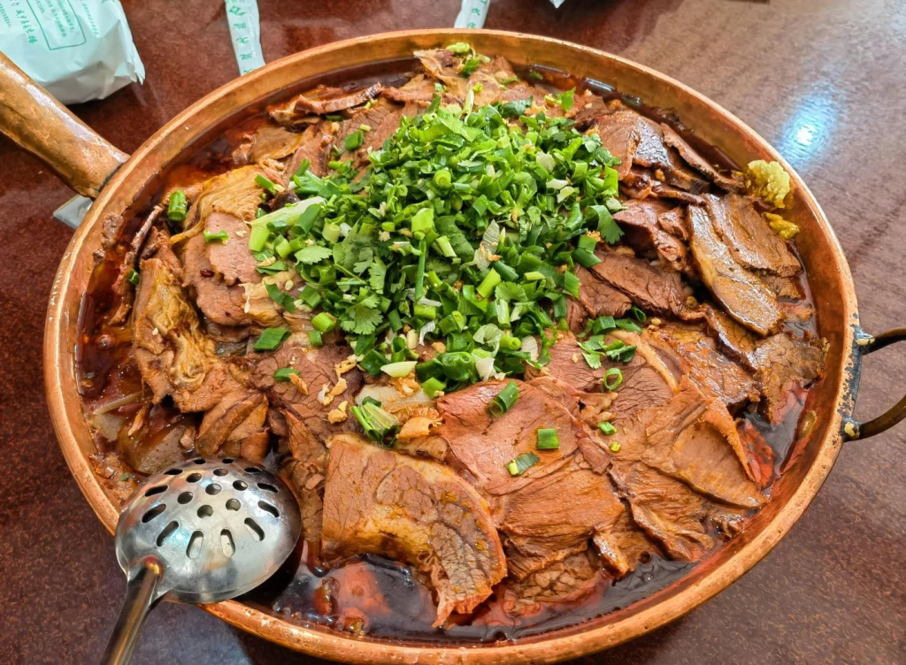 被低估的云南小城!腾冲私藏玩法:抗战记忆、草原温泉全攻略插图3 被低估的云南小城!腾冲私藏玩法:抗战记忆、草原温泉全攻略插图3