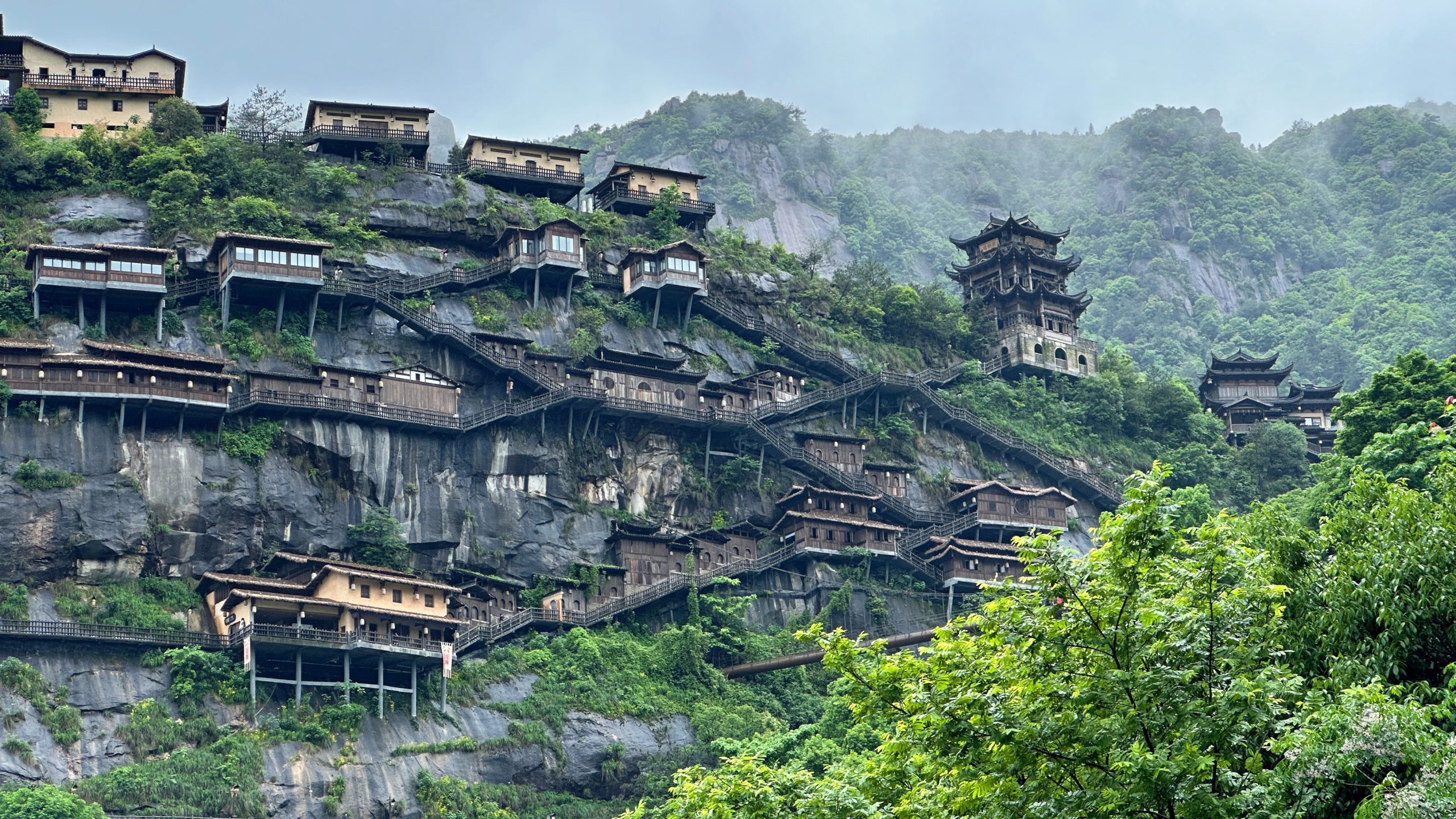 江西藏了个 “神仙谷”！上饶望仙谷超全玩法曝光，住这里推窗见景，夜景美到窒息缩略图